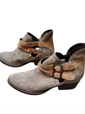 Rebels Stylish Tan and Almond Buckle Strap Leather Suede Ankle Boots - Size 8M